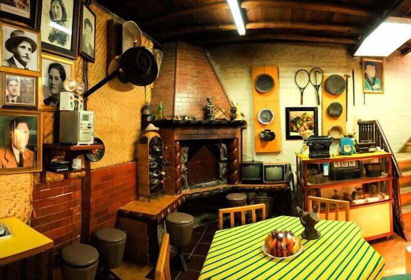 호텔 Hostal El Parque Tababela