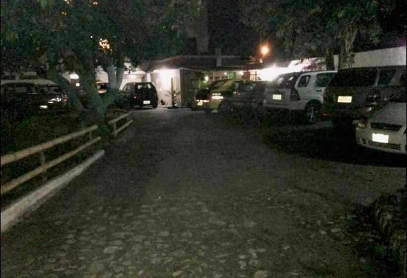 هتل Hostal Jora Continental