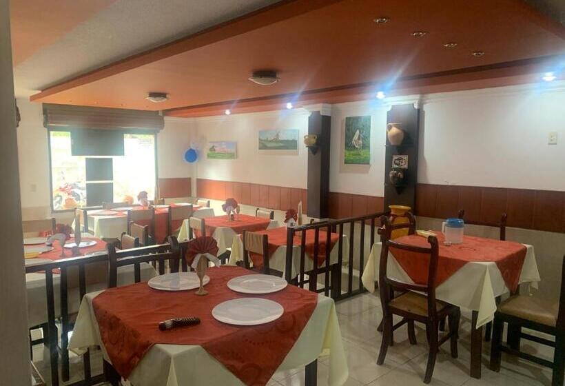 هتل Hostal Jora Continental