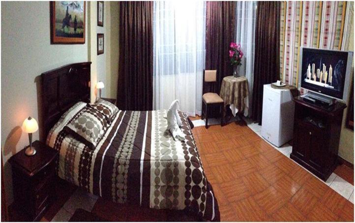 هتل Hostal Jora Continental