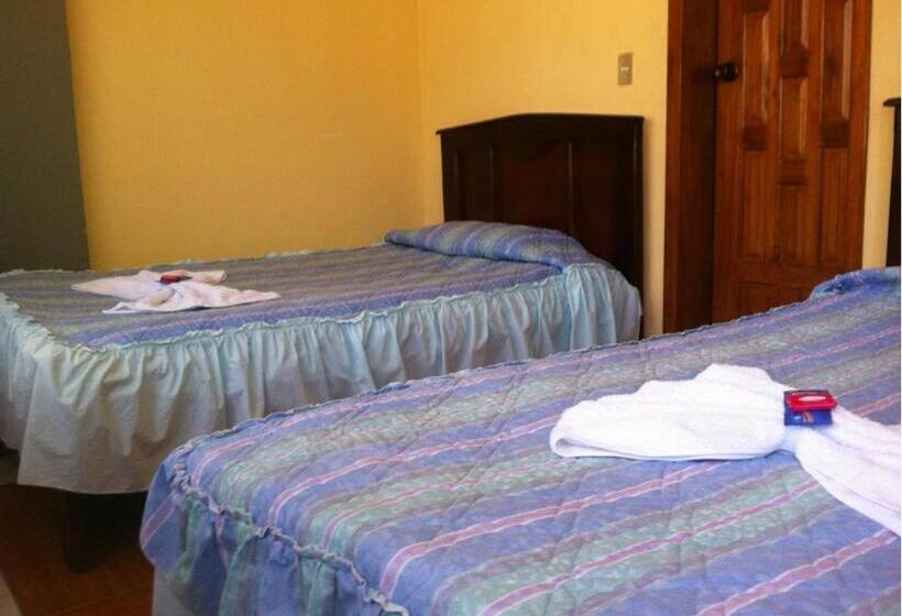فندق Hostal Jora Continental