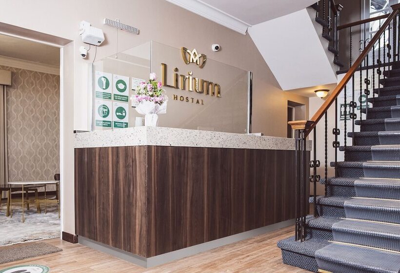 ホテル Hostal Lirium