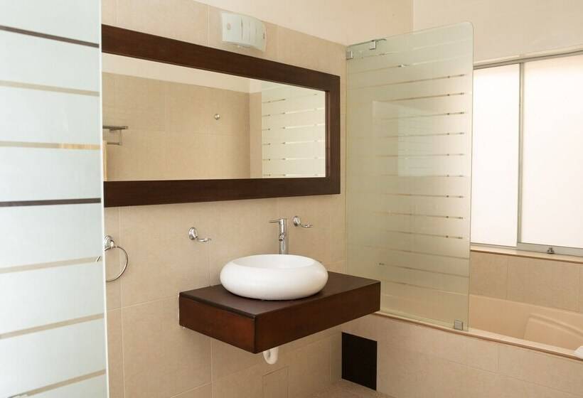 ホテル Hostal Lirium