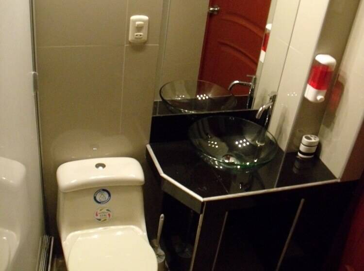 호텔 Hostal Villa Melgar