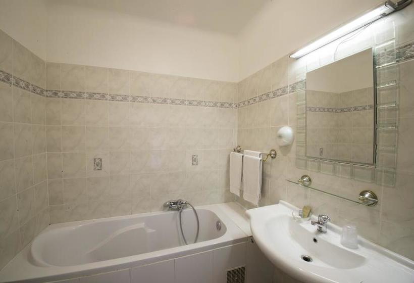 هتل Albergo