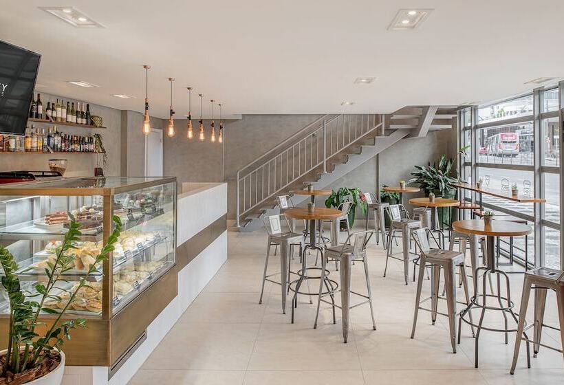 בית מלון כפרי Intercity Curitiba Centro Civico