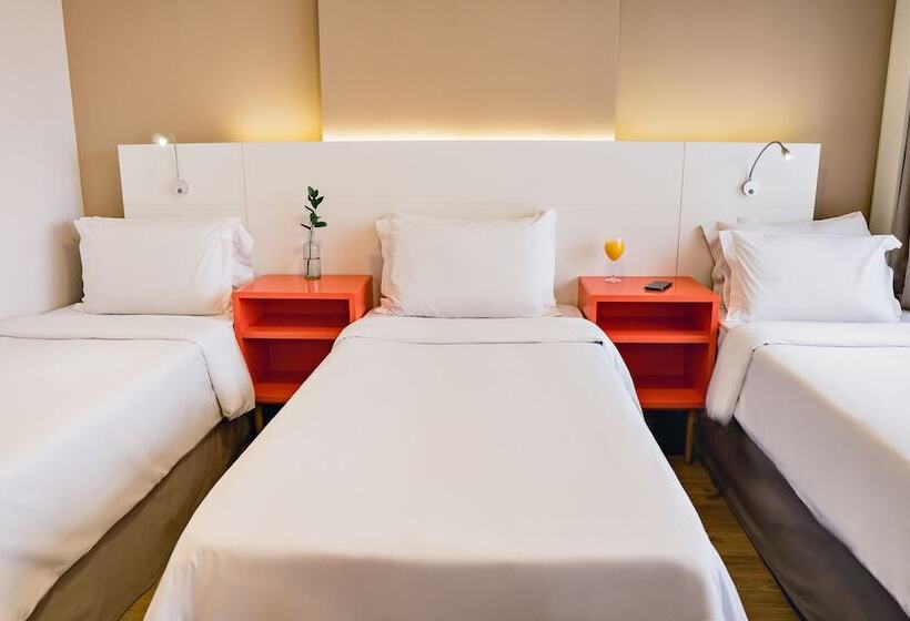 ホテル Intercity Curitiba Centro Civico