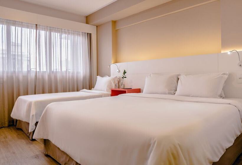 בית מלון כפרי Intercity Curitiba Centro Civico