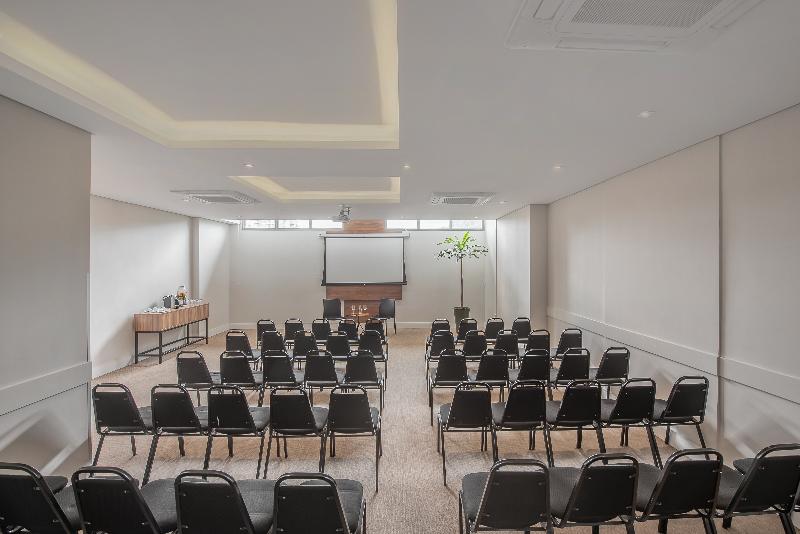 ホテル Intercity Curitiba Centro Civico