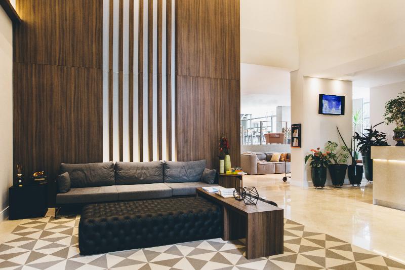 ホテル Intercity Curitiba Centro Civico