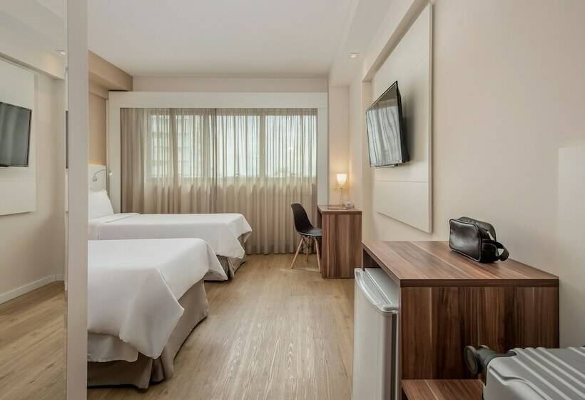 בית מלון כפרי Intercity Curitiba Centro Civico