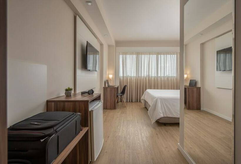 ホテル Intercity Curitiba Centro Civico