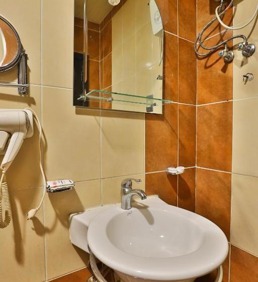 בית מלון כפרי Jawhra White Palace