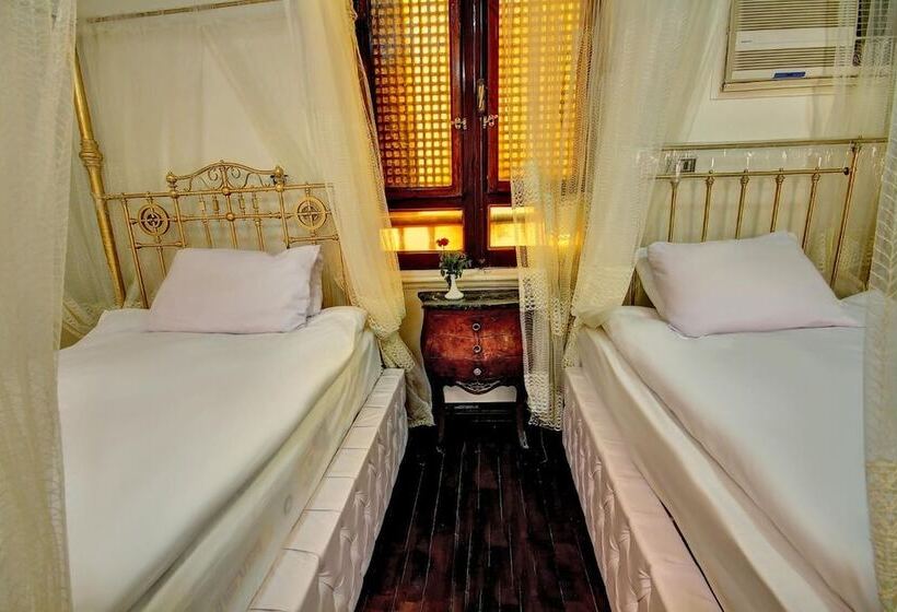 هتل Kings Palace Castle