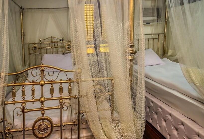 هتل Kings Palace Castle