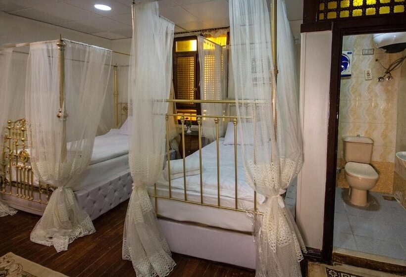 هتل Kings Palace Castle