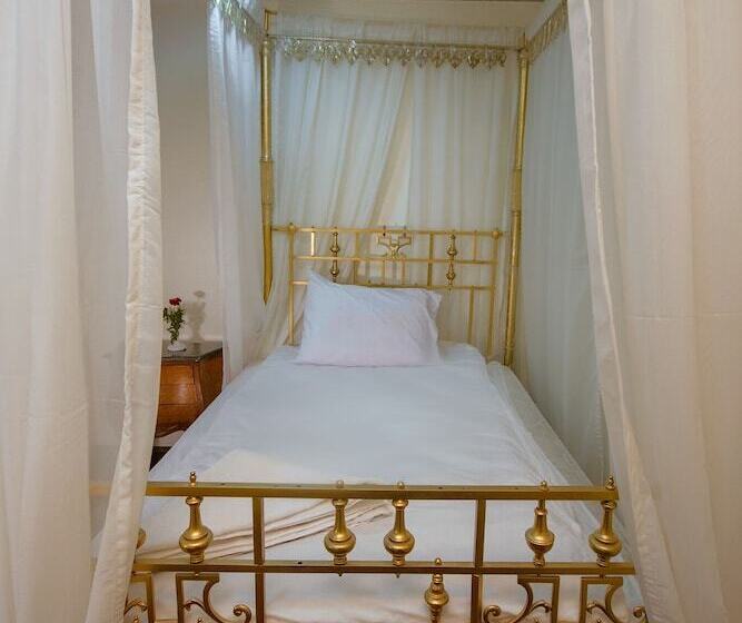 هتل Kings Palace Castle