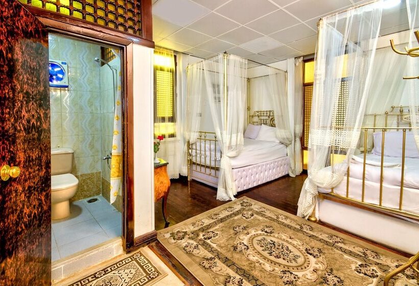 هتل Kings Palace Castle