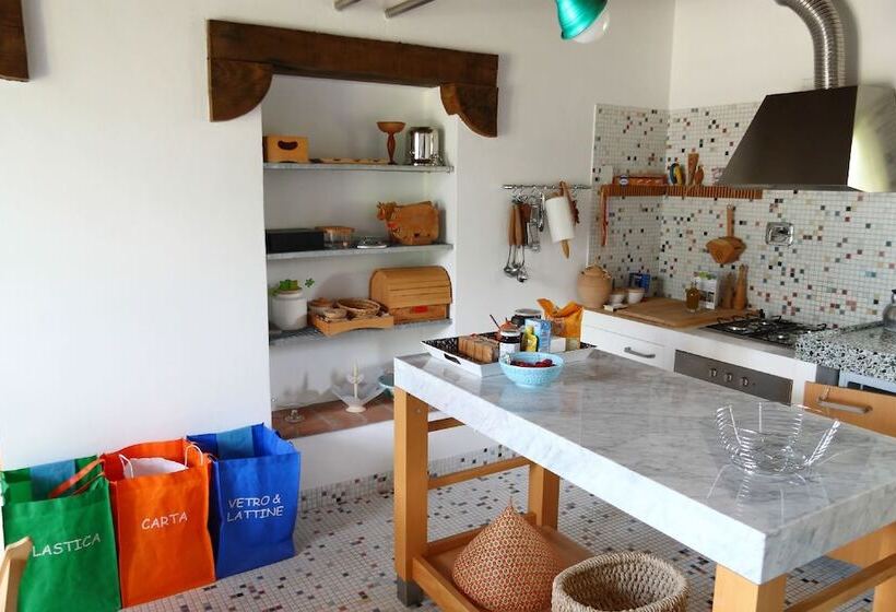 호텔 La Casetta Nel Bosco