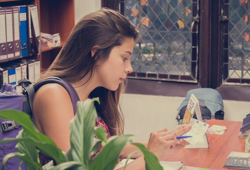 هتل Landay Hostel