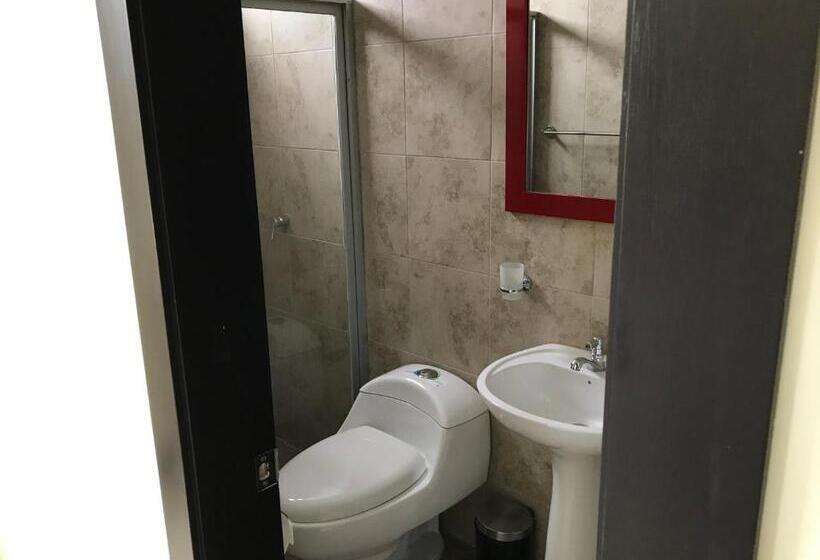 בית מלון כפרי Las Mercedes Airport Quito