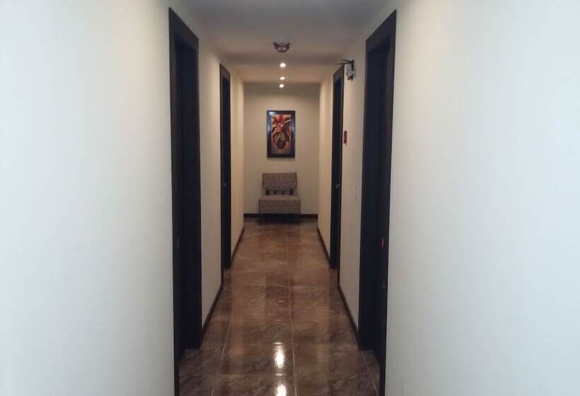 هتل Las Mercedes Airport Quito