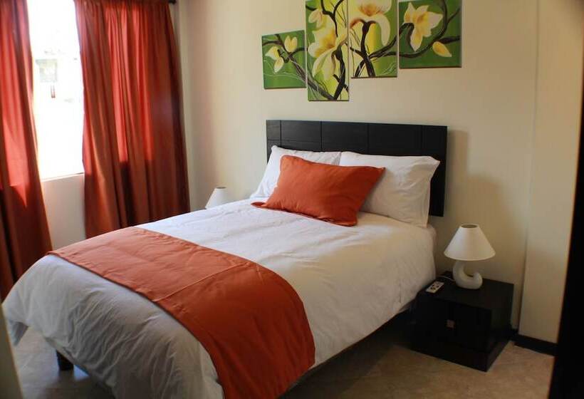 هتل Las Mercedes Airport Quito