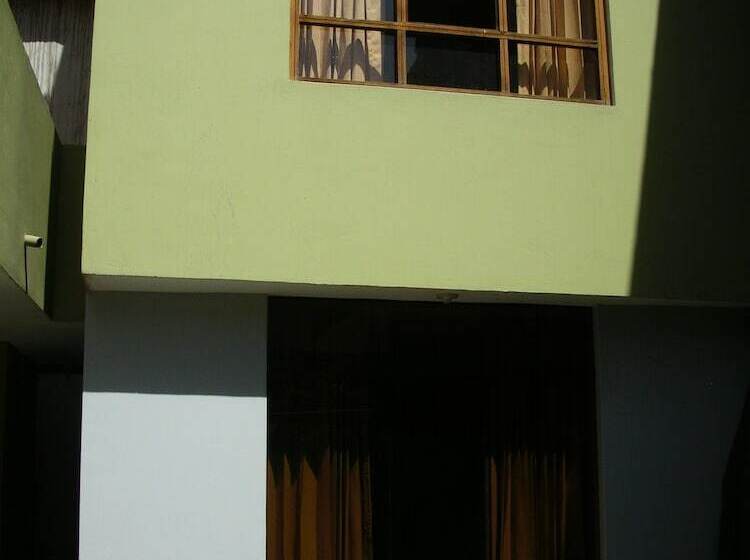 בית מלון כפרי Mary S House