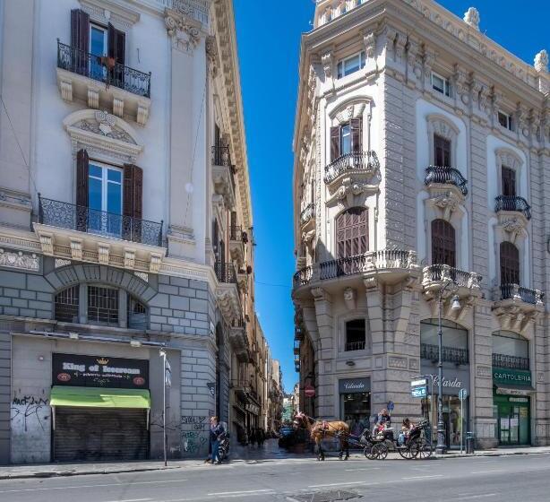 Отель Moncada Suites & Apartments