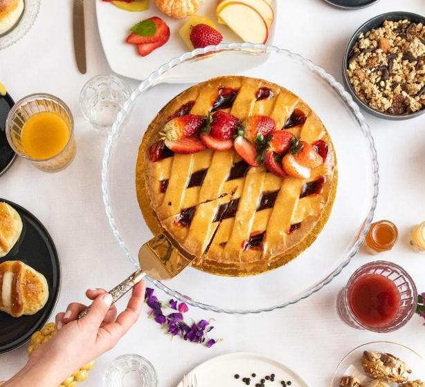 Отель Moncada Suites & Apartments