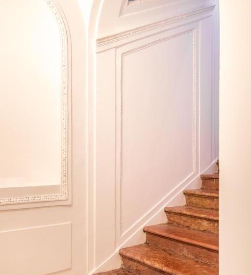 Отель Moncada Suites & Apartments