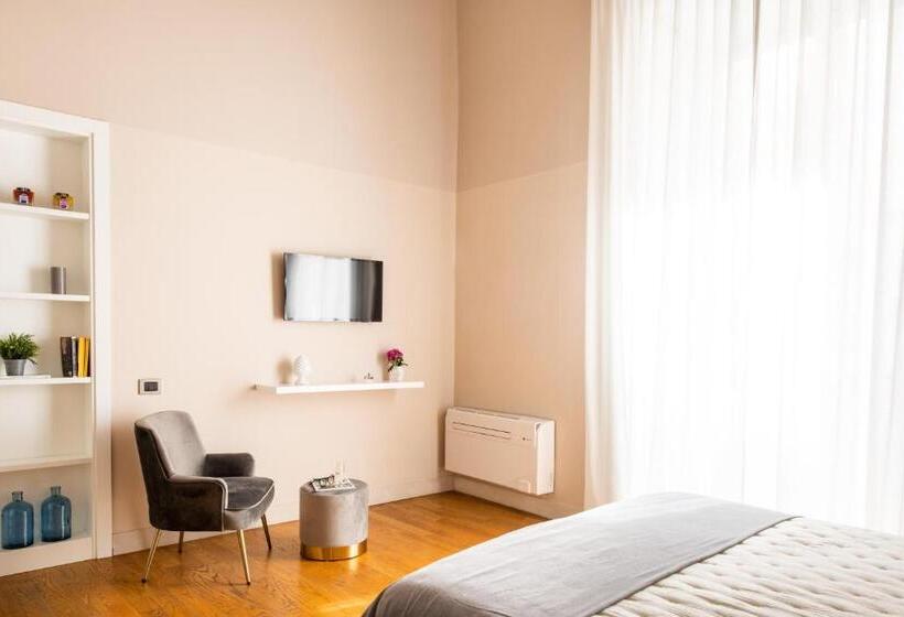 Отель Moncada Suites & Apartments