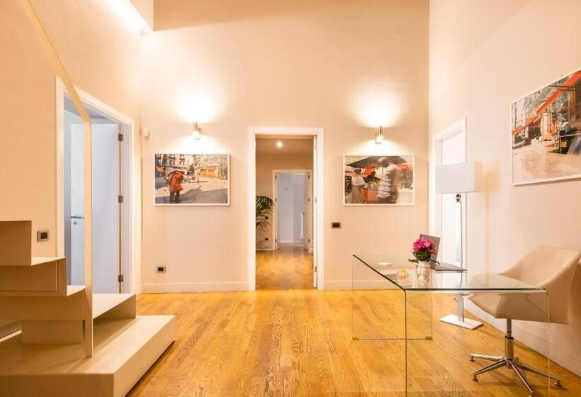 Отель Moncada Suites & Apartments