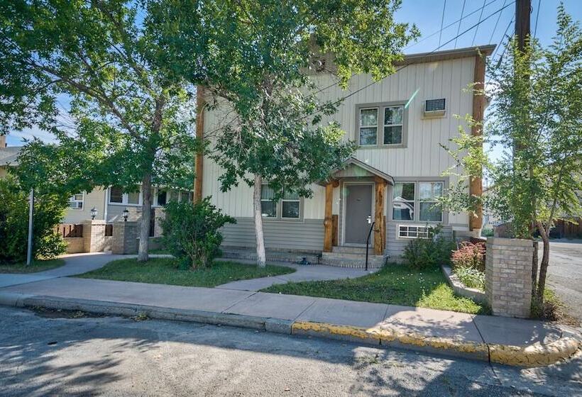 فندق Moose Creek Lodge & Suites