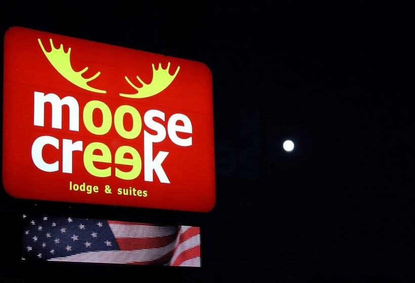 فندق Moose Creek Lodge & Suites