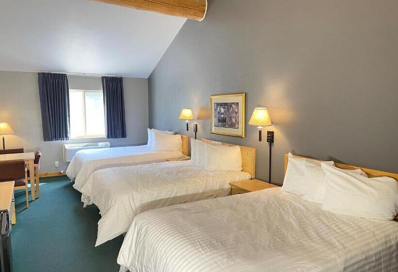 فندق Moose Creek Lodge & Suites