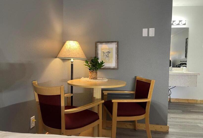 فندق Moose Creek Lodge & Suites