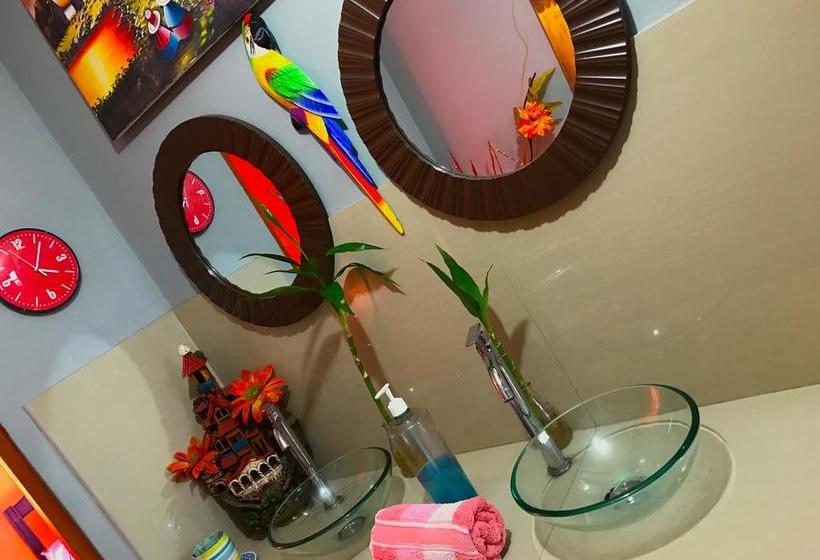 هتل Lima Airport Hostel