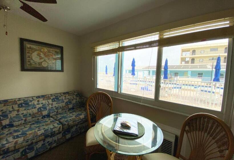 فندق Nautical Watch