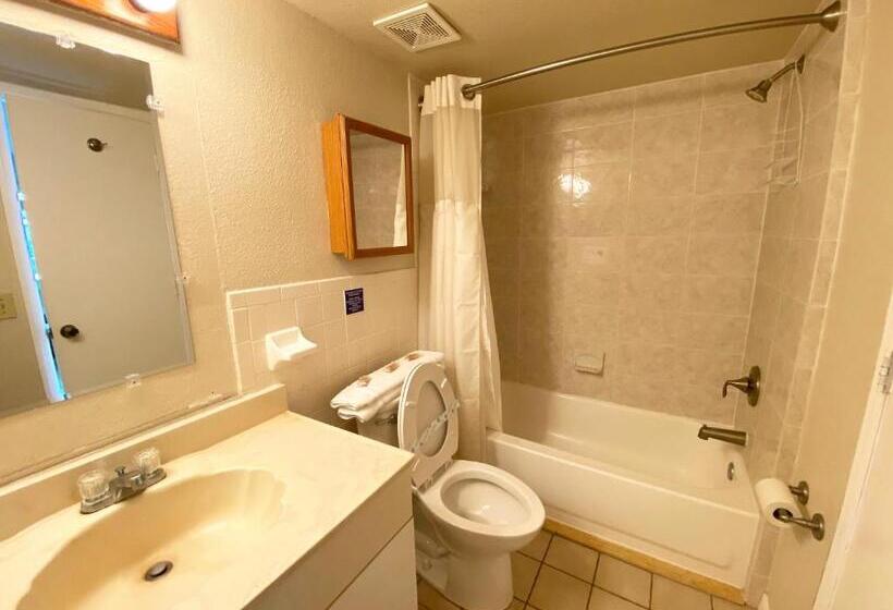 فندق Nautical Watch