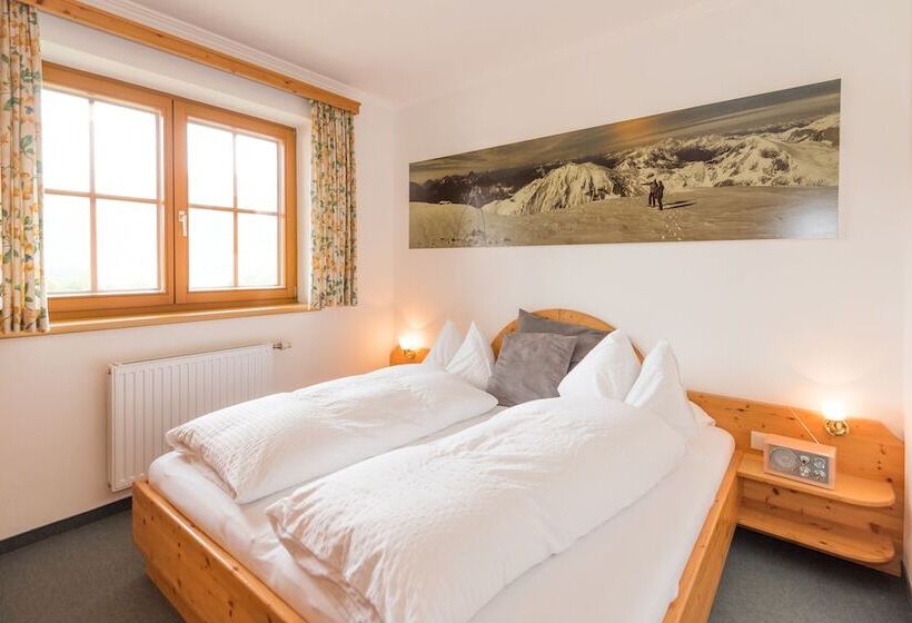 هتل Apartpension Kristall