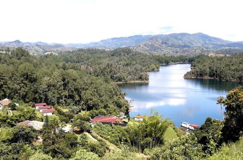 בית מלון כפרי Pietrasanta