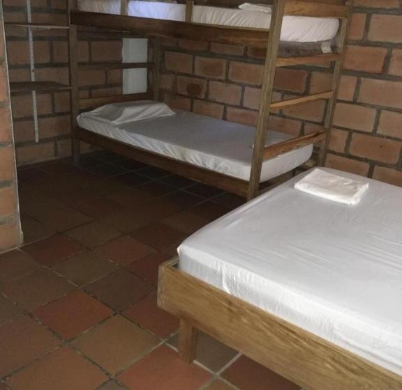 בית מלון כפרי Pizzeria Opera Tolú