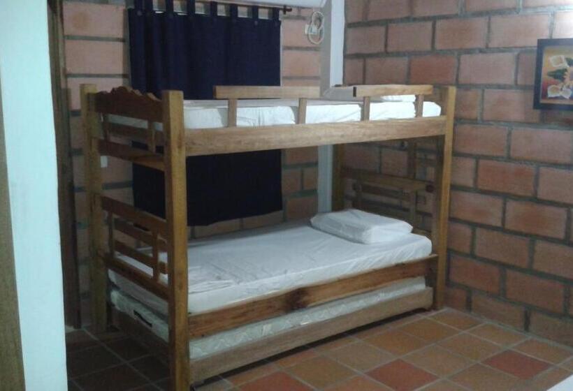 בית מלון כפרי Pizzeria Opera Tolú