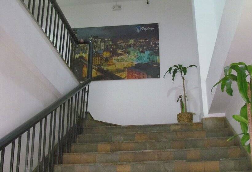 Отель Plaza Mayor Medellin