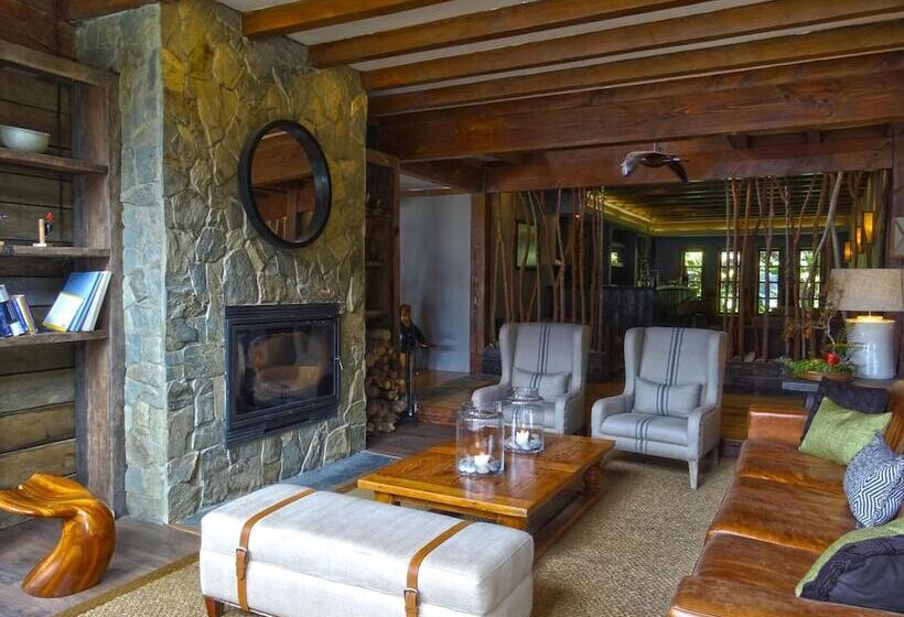 בית מלון כפרי Puyuhuapi Lodge & Spa