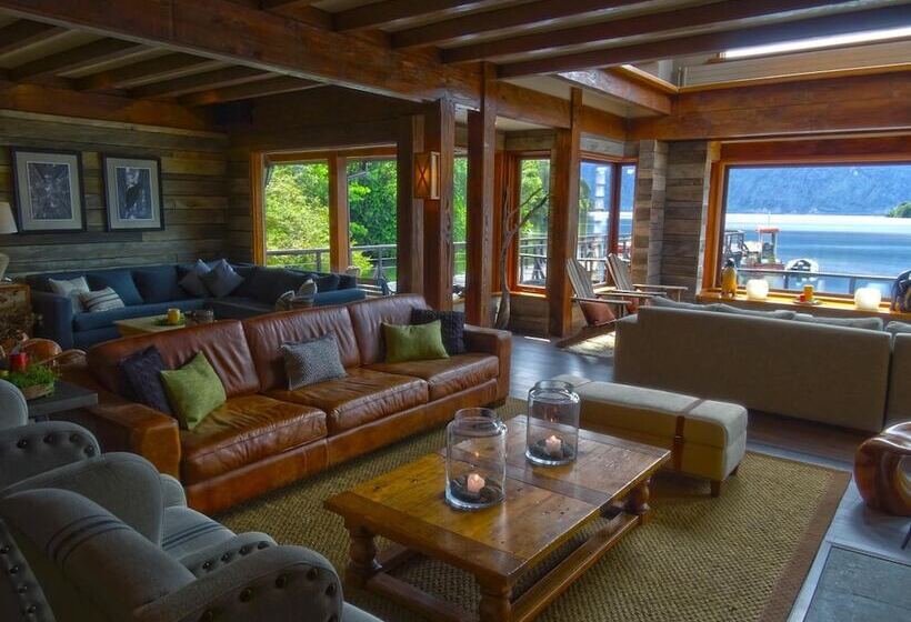 בית מלון כפרי Puyuhuapi Lodge & Spa