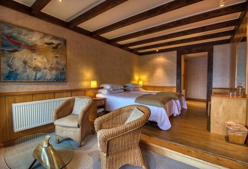 בית מלון כפרי Puyuhuapi Lodge & Spa