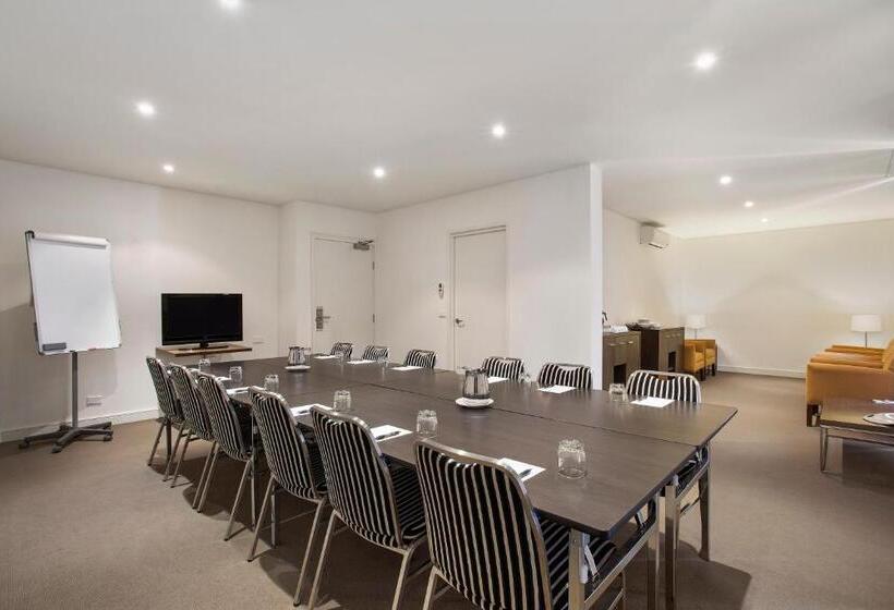 هتل Quest Ivanhoe