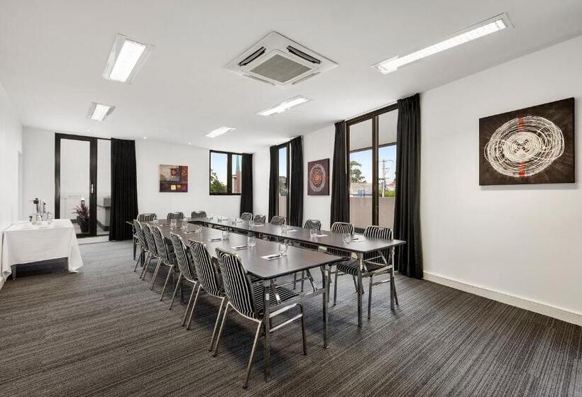 هتل Quest Ivanhoe